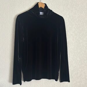 Susan Graver size large mock neck velvet top